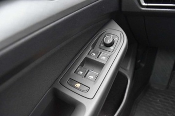Volkswagen Golf VIII Variant 2.0 TDI 150KM 2022 Volkswagen Golf SalonPL TDI 150KM DSG Pakiety SideAssist Czujniki ACC ALU, zdjęcie 24
