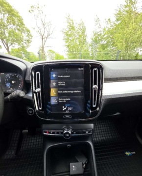 Volvo XC40 Crossover 1.5 T3 156KM 2018 Volvo XC 40 Biale VOLVO XC40 1.5 T Pamiec Led Alu 1.5 Benzyna 156KM, zdjęcie 28