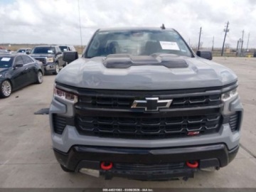 Chevrolet Silverado II 2024 Chevrolet Silverado 1500 Short Bed Lt Trail Boss 2024 2.7 Benzyna 310KM, zdjęcie 7