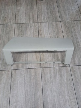 RAMKA OSŁONA PRAWA SCHOWKA GÓRNEGO VOLVO FH 4