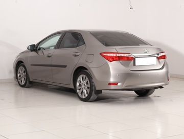 Toyota Corolla XI Sedan 1.6 Valvematic 132KM 2015 Toyota Corolla 1.6 Valvematic, Salon Polska, zdjęcie 3