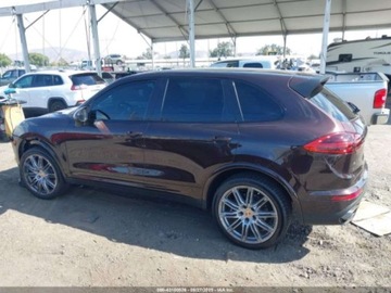 Porsche Cayenne III 2018 Porsche Cayenne Platinum Edition 2018 3.6l 3.6 Benzyna 300KM, zdjęcie 2