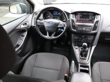 Ford Focus III Kombi Facelifting 1.0 EcoBoost 125KM 2015 Ford Focus 1.0 EcoBoost, Klima, Klimatronic, zdjęcie 6