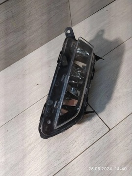 9164. MACAN HALOGEN LEVÝ PŘEDNÍ 95B941699C