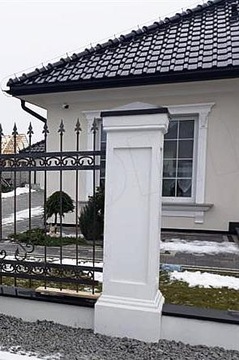 Заборы, бетонные столбы, усадебные заборы с каркасом