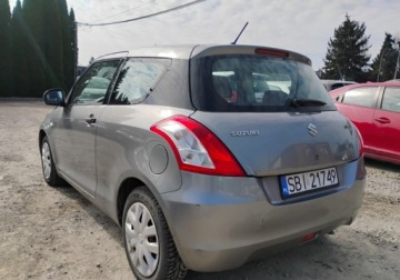 Suzuki Swift V 2011 Suzuki Swift I rej 2012r, 1.2 Benzyna. Delikatnie uszkodzony prawy przod., zdjęcie 4
