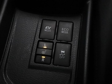 Toyota Yaris III Hatchback 5d Facelifting 2017 1.5 Hybrid 100KM 2018 Toyota Yaris hybryda automat kamera klima-auto., zdjęcie 28