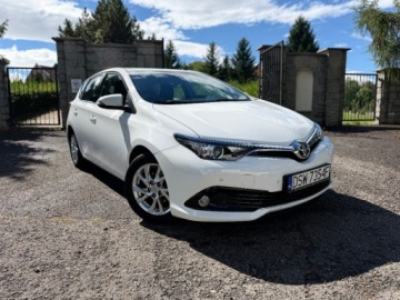 Toyota Auris II Hatchback 5d Facelifting 1.2 D-4T 116KM 2015 Toyota Auris Toyota Auris Comfort 1.2 Benzyna 116KM 1- Wlasciciel 1.2, zdjęcie 3