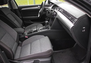 Volkswagen Passat B8 Variant Facelifting 2.0 TDI SCR 150KM 2022 Volkswagen Passat Variant 2.0TDI 150KM Business DSG, Czujniki Parkowania,, zdjęcie 12