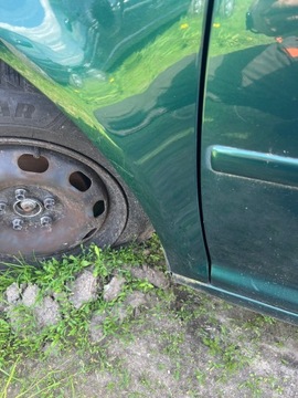 BLATNÍK LEVÝ PŘEDNÍ VW BORA SEDAN 98-05