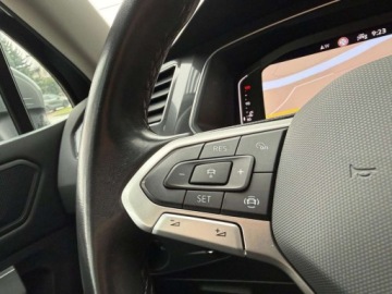 Volkswagen Tiguan II SUV Facelifting 2.0 TDI 150KM 2022 Volkswagen Tiguan 2.0 TDI 150KM 4x4 DSG MATRIX Kamera360 Hak Niski Przebie, zdjęcie 17