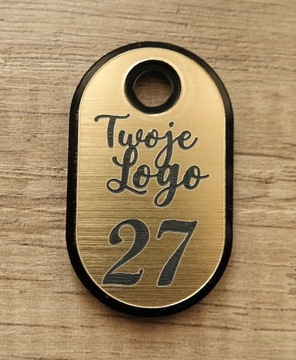 БРЕЛОКИ БРЕЛОК Номер для гардероба гостиницы 7х4 см.