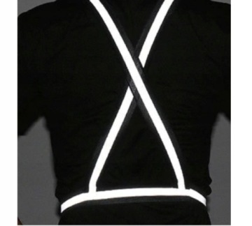 СВЕТООТРАЖАЮЩИЙ ЖИЛЕТ ДЛЯ МОТОЦИКЛА РЕГУЛИРОВКА СВЕТООТРАЖАЮЩИХ РЕМНЕЙ