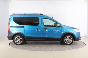 Dacia Dokker Mikrovan TCe 115KM 2016 Dacia Dokker 1.2 TCe, Navi, Klima, Tempomat, zdjęcie 5