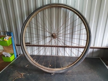 ПЕРЕДНЕЕ КОЛЕСО СТАРОГО ВИНТАЖНОГО ВЕЛОСИПЕДА 28 ДЮЙМОВ