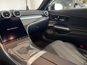 Mercedes CLE Coupe 2.0 300 258KM 2025 MERCEDES-BENZ CLE 300 4-Matic AMG Line 2.0 (258KM) 2025, zdjęcie 5