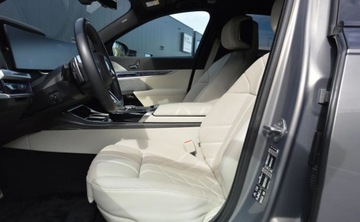 BMW Seria 7 G70 Sedan 3.0 40d 299KM 2024 BMW Seria 7 740 xDrive Laser M Pakiet ACC Virtual Ambiente Hak Panorama Ma, zdjęcie 17