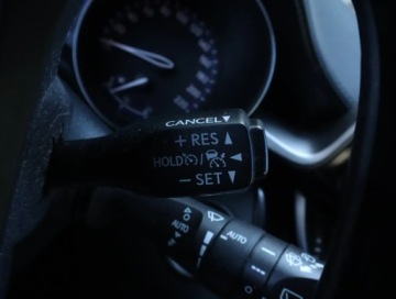 Toyota C-HR I Crossover 1.8 Hybrid 122KM 2018 Toyota C-HR 1.8 Hybrid, Salon Polska, zdjęcie 17