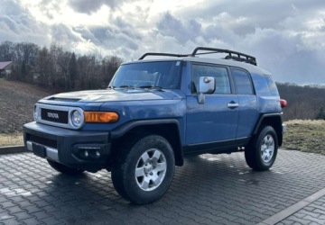 Toyota FJ Cruiser 4.0 239KM 2011 Toyota FJ Toyota FJ 4.0 4x4 4.0 Benzyna 239KM, zdjęcie 1