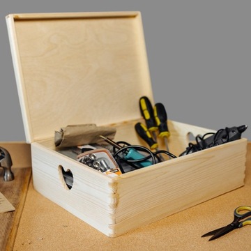 Pudełko drewniane skrzynka z uchwytami w serca z drewna prezent 40x30x14 cm