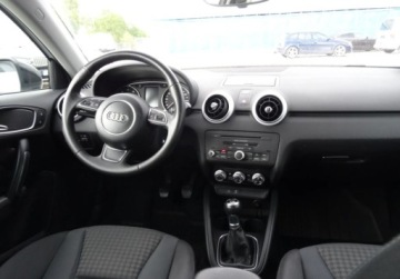Audi A1 I Hatchback 3d 1.4 TFSI 122KM 2012 Audi A1 Sportback 1.4TSI 122KM Bezwypadkowy Oplcony Super Stan 1.4, zdjęcie 12