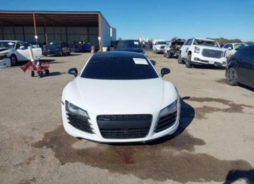 Audi R8 I Coupe 4.2 V8 FSI 420KM 2009 Audi R8 Coupe 2009, 4.2L, 4x4, od ubezpieczalni 4.2 Benzyna 420KM, zdjęcie 4