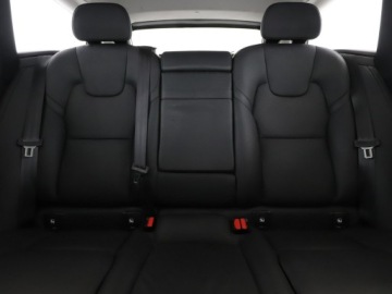 Volvo V90 II Kombi 2.0 D3 150KM 2019 Volvo V90 Momentum automat skóra navi grzane, zdjęcie 17