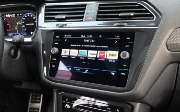 Volkswagen Tiguan II SUV Facelifting 2.0 TDI 200KM 2022 Volkswagen Tiguan 2,0 TDI 200 KM 4x4 R-LINE HEDA UP MATRIX Kamera 360 Nawi, zdjęcie 26