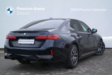 BMW Seria 5 G90-91 2024 BMW 550 BMW 550e M Pro HAK Adaptive LED Bowers&amp;Wil, zdjęcie 3