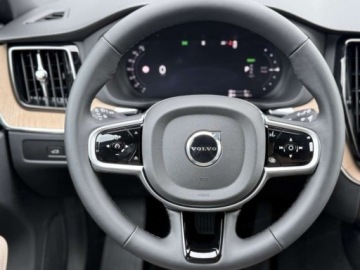 Volvo XC60 II 2026 VOLVO XC60 B5 AWD Ultra Dark Suv 2.0 (250KM) 2026, zdjęcie 4