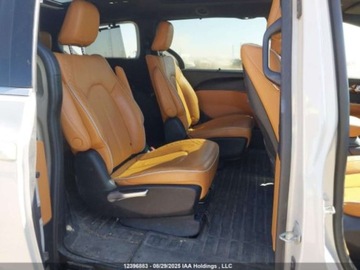 Chrysler Pacifica II 2021 Chrysler Pacifica Hybrid Pinnacle 2021 3.6 Benzyna 260KM, zdjęcie 12