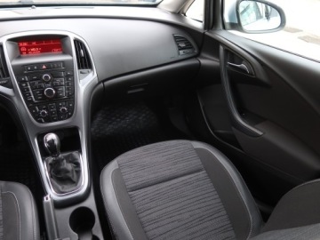 Opel Astra J Sedan 1.6 Twinport ECOTEC 115KM 2017 Opel Astra 1.6 16V, Salon Polska, Serwis ASO, zdjęcie 7