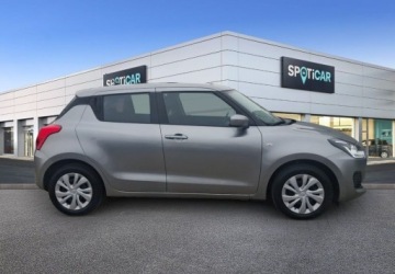 Suzuki Swift VI Hatchback Facelifting 1.2 DualJet SHVS 83KM 2021 Suzuki Swift 1.2 Dualjet SHVS Premium CVT 1.2 Benzyna 83KM, zdjęcie 3