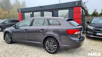 Toyota Avensis III Sedan Facelifting 2015 1.8 Valvematic 147KM 2015 Toyota Avensis 1.8BENZ manual Navi kamera climatronic 100 bezwypadek 1.8, zdjęcie 1