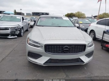 Volvo S60 III Sedan 2.0 T5 250KM 2020 Volvo S60 S60 t5 momentum 2.0 Benzyna 250KM, zdjęcie 5