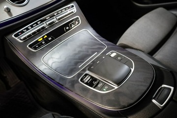 Mercedes Klasa E W213 Limuzyna 2.0 220d 194KM 2020 Mercedes E 220 *4Matic*AMG Line*Salon Polska*I Rej, zdjęcie 21