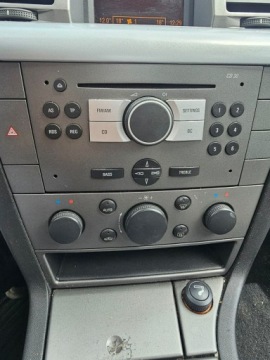 Opel Vectra C Sedan 1.6 ECOTEC 100KM 2004 Opel Vectra Benzyna 1.6 - 198tys km - 2004r, zdjęcie 4