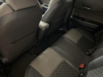 Toyota C-HR I Crossover Facelifting 1.8 Hybrid 122KM 2022 Toyota C-HR 1.8 Hybrid Executive Toyota C-HR 1.8 E, zdjęcie 10