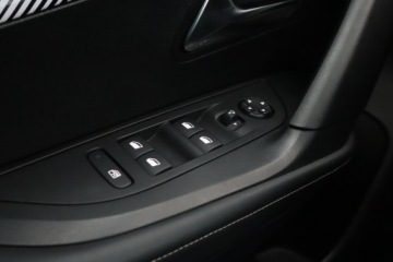 Peugeot 2008 II SUV Facelifting 1.2 PureTech 130KM 2024 Peugeot 2008 1.2 PureTech, Salon Polska, zdjęcie 20