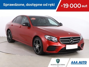 Mercedes Klasa E W213 Limuzyna 2.0 220d 194KM 2016 Mercedes E E 220 d, Salon Polska, Serwis ASO