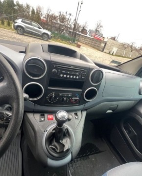 Citroen Berlingo II 2009 Citroen Berlingo 1.6 Benzyna 5 Osob, Klimatyzacja Elektryczne szyby Radio, zdjęcie 9