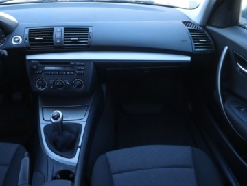 BMW Seria 1 E81/E87 Hatchback 5d E87 1.6 116i 115KM 2006 BMW 1 116i, Klima, Tempomat, Parktronic,ALU, zdjęcie 7