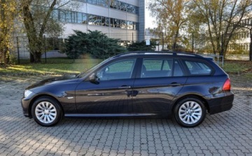 BMW Seria 3 E90-91-92-93 Touring E91 2.0 320d 163KM 2009 BMW Seria 3 2,0D (163KM) Automat Lift Bezwypadkowy 2.0 Diesel 163KM, zdjęcie 1