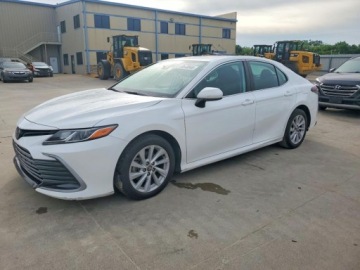 Toyota Camry IX 2022 Toyota Camry 2022 TOYOTA CAMRY LE 2.5 Benzyna 156KM