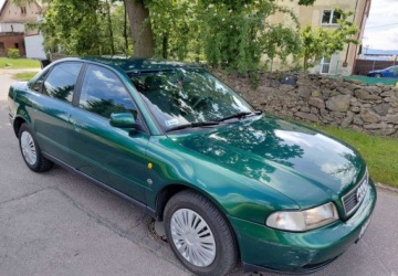 Audi A4 B5 Sedan 1.9 TDI 90KM 1998 Audi A4 Limousine Audi a4 1.9tdi 90KM sprawna klima dlugie oplaty 1.9, zdjęcie 1