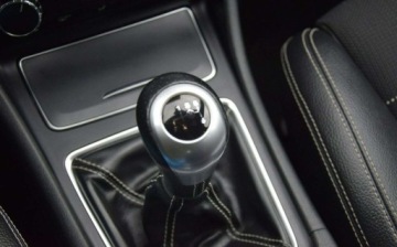 Mercedes Klasa A W176 Hatchback 5d Facelifting 180 122KM 2017 Mercedes-Benz Klasa A 1.6B 2017r Navi PDC Grzane Fotele Sprowadzony Oplaco, zdjęcie 26