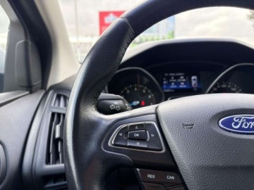 Ford Focus III Sedan Facelifting 1.0 EcoBoost 125KM 2017 Ford Focus 1.0 benzyna 125KM Trend Klimatyzacja Salon PL Benzyna, zdjęcie 11
