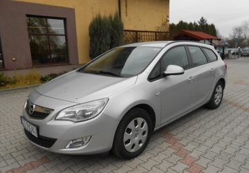 Opel Astra J Sports Tourer 1.7 CDTI ECOTEC 110KM 2011