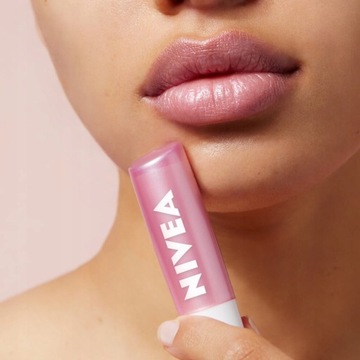 Защитная помада NIVEA Pearly Shine