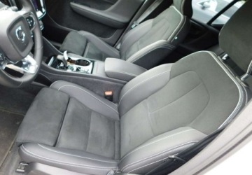 Volvo XC40 Crossover Facelifting 2.0 B3 163KM 2023 Volvo XC 40 2.0B3 BEZWYPADKOWY Black Edition Model 2024r 2.0 Benzyna 163KM, zdjęcie 10